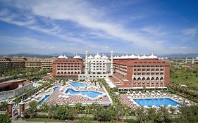 Royal Taj Mahal Hotel